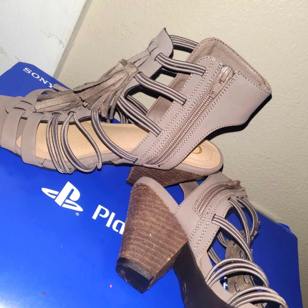Ladies shoes